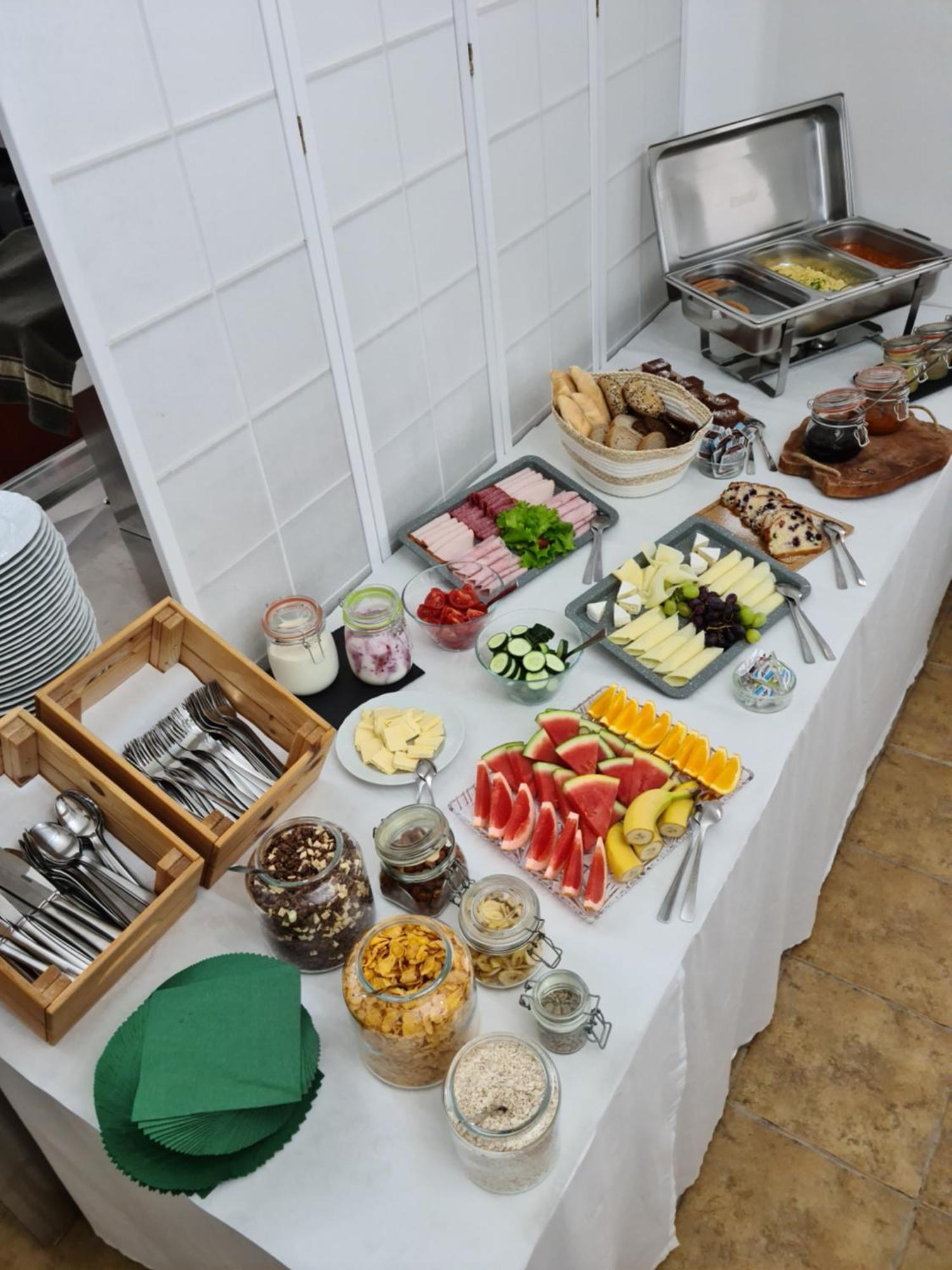 Bynovecky Zamecek Hotel Ngoại thất bức ảnh