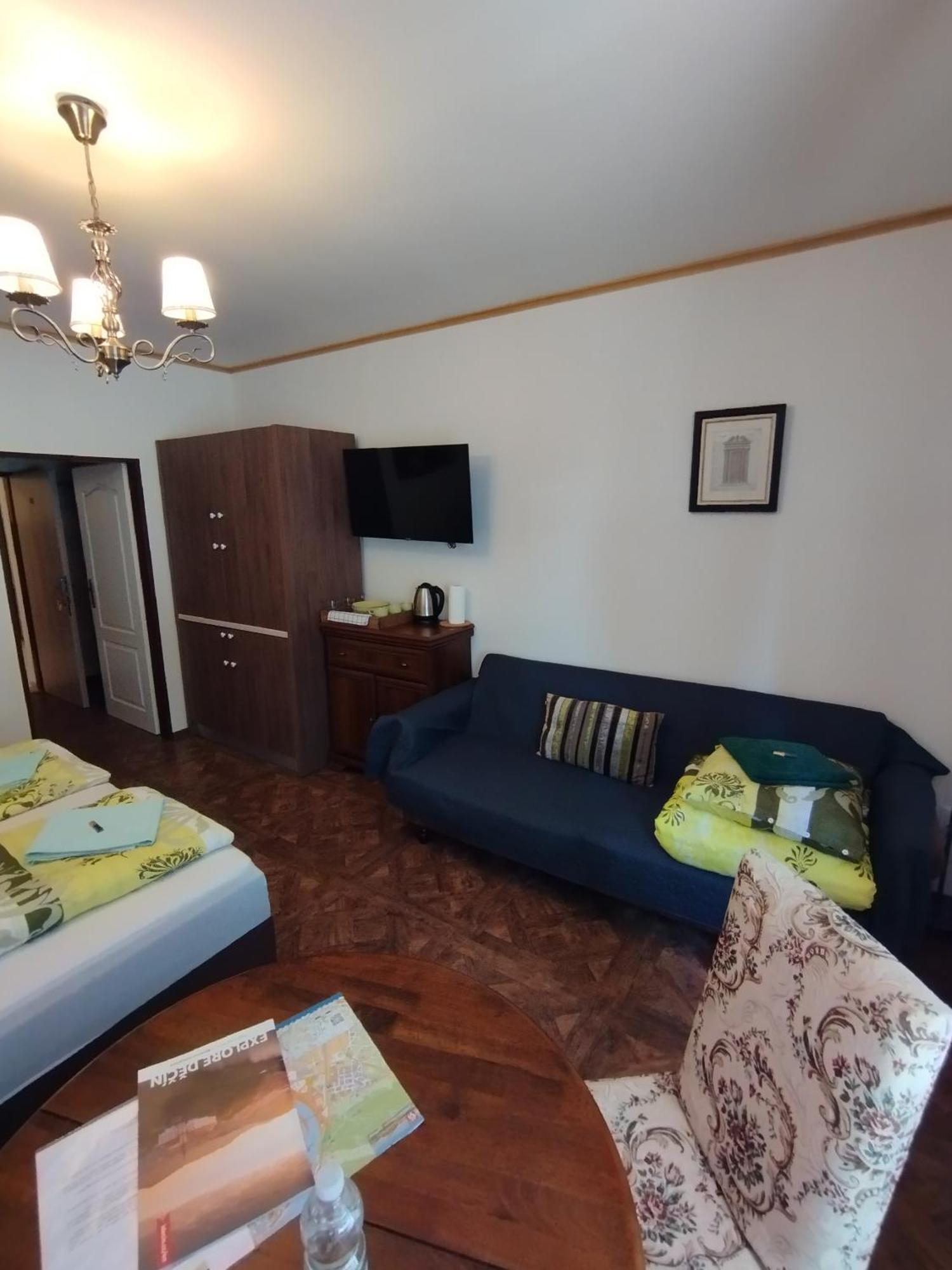 Bynovecky Zamecek Hotel Ngoại thất bức ảnh