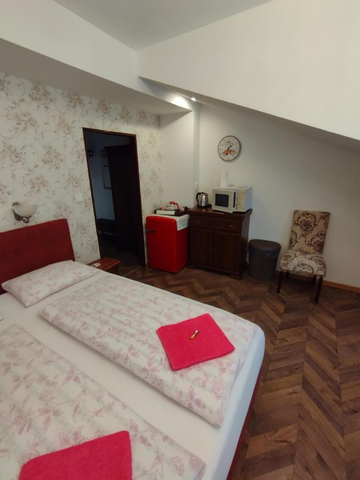 Bynovecky Zamecek Hotel Ngoại thất bức ảnh
