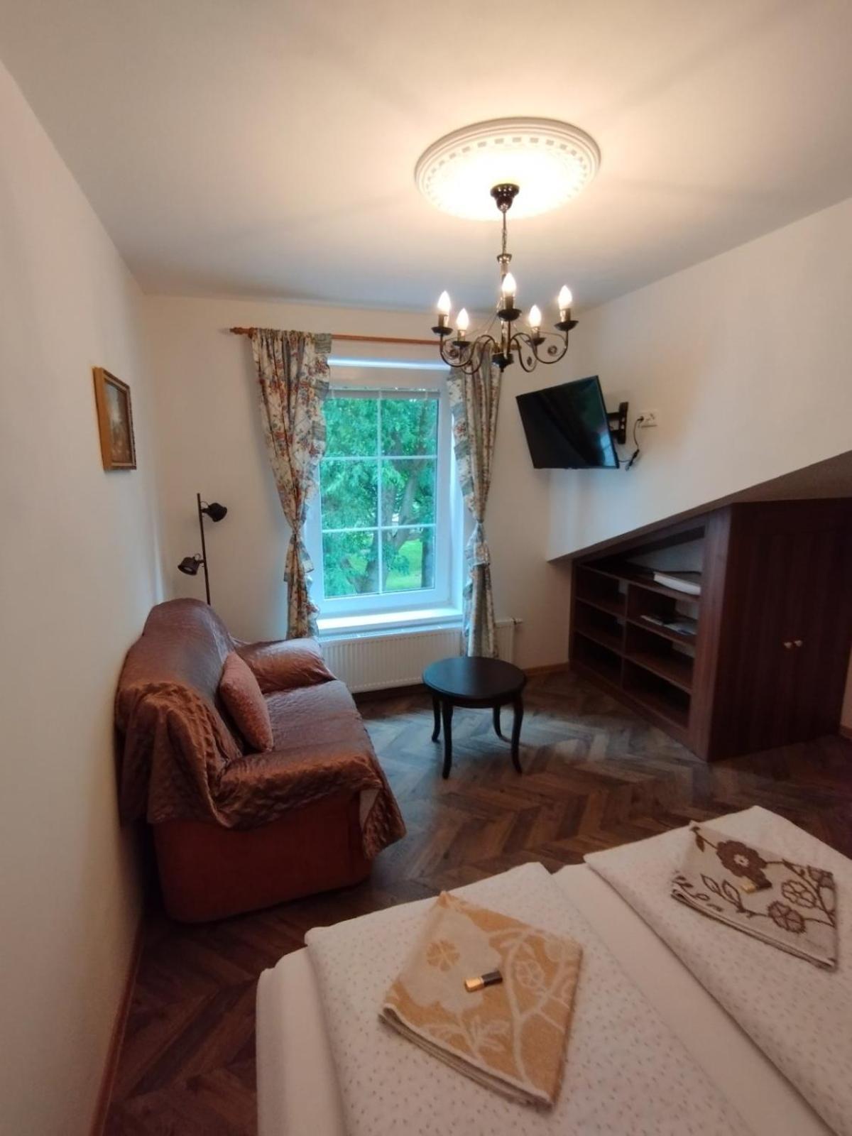 Bynovecky Zamecek Hotel Ngoại thất bức ảnh