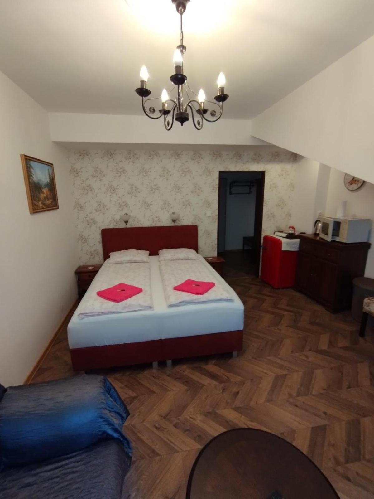 Bynovecky Zamecek Hotel Ngoại thất bức ảnh