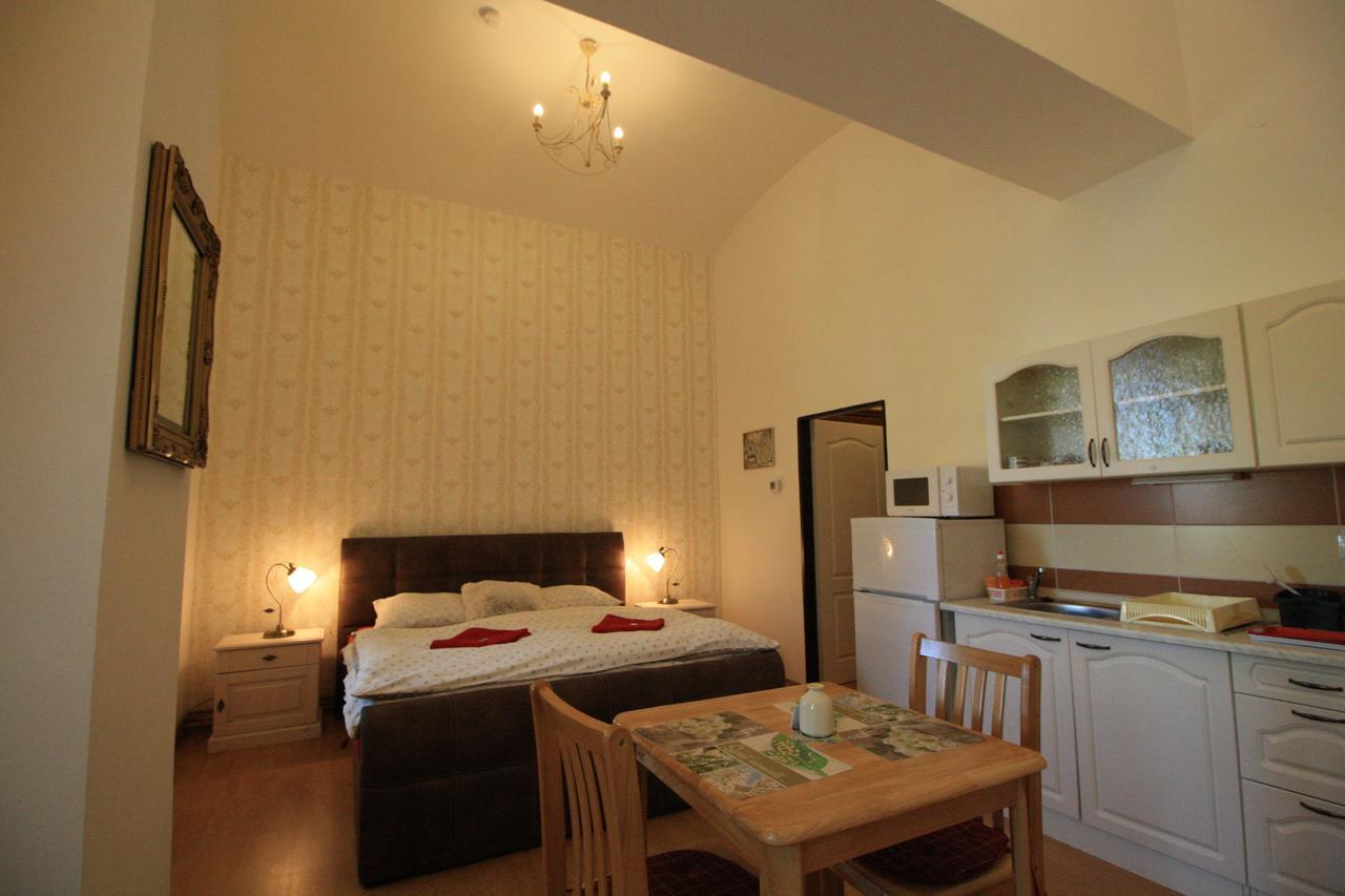 Bynovecky Zamecek Hotel Ngoại thất bức ảnh