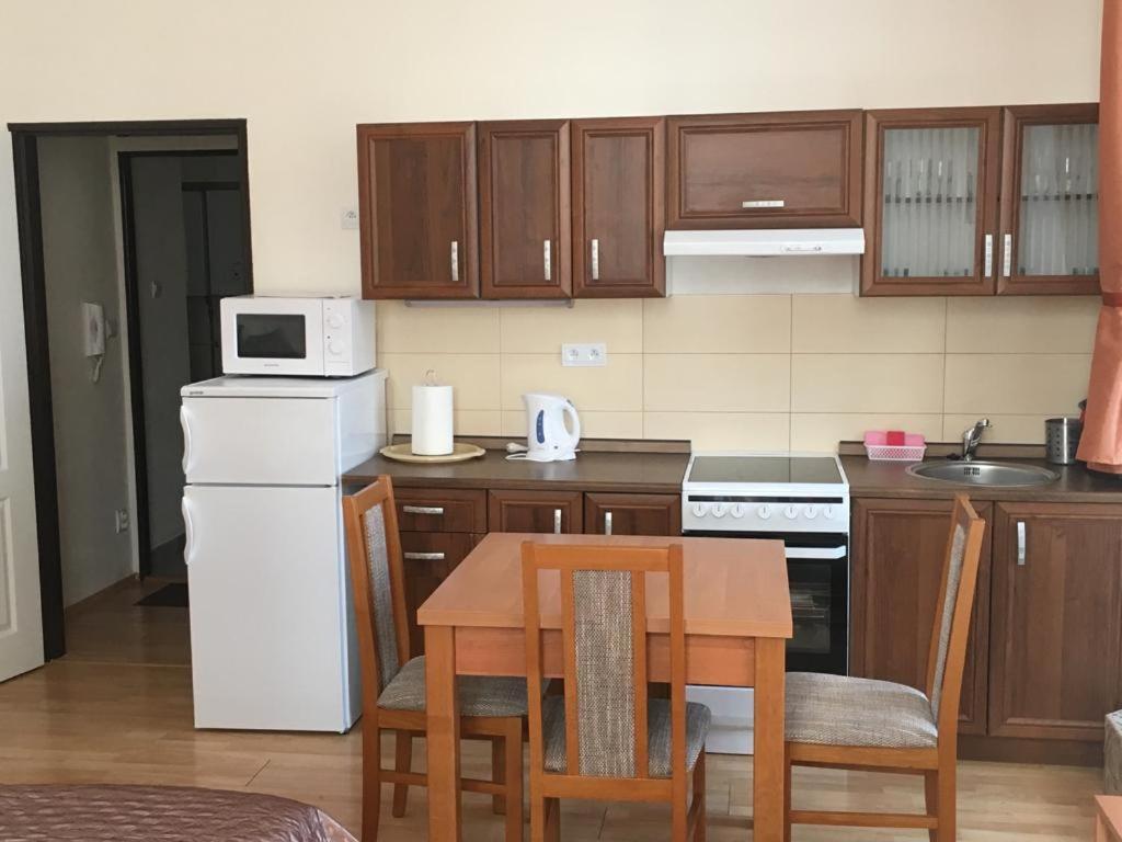 Bynovecky Zamecek Hotel Ngoại thất bức ảnh